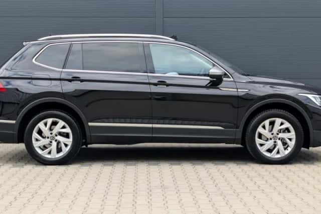 Volkswagen Tiguan (2024) thumbnail 3