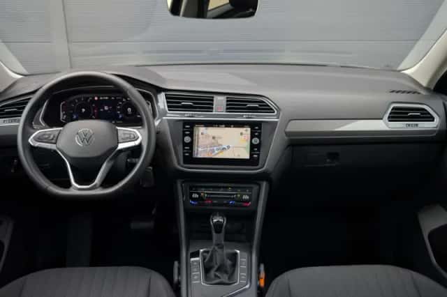 Volkswagen Tiguan (2024) thumbnail 5