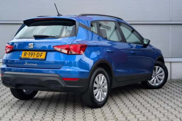 SEAT Arona (2022) thumbnail 2
