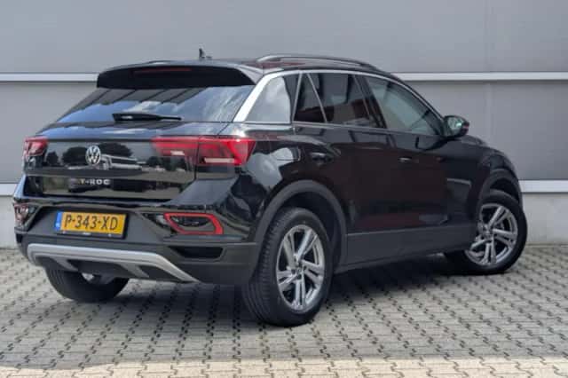 Volkswagen T-Roc (2022) thumbnail 2