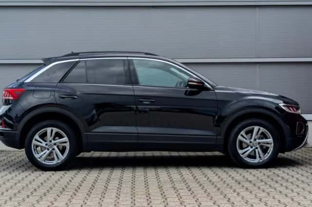 Volkswagen T-Roc (2022) thumbnail 3