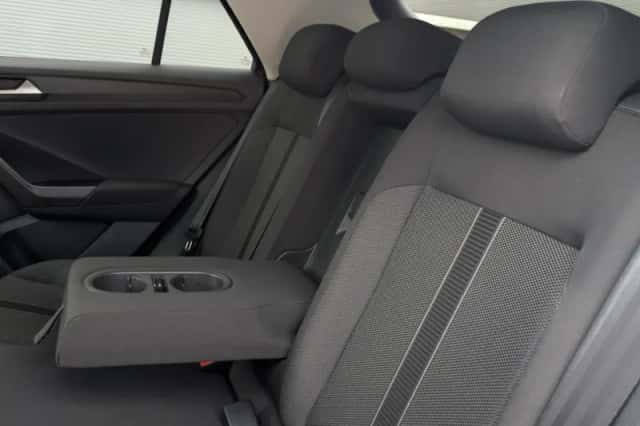 Volkswagen T-Roc (2022) thumbnail 6