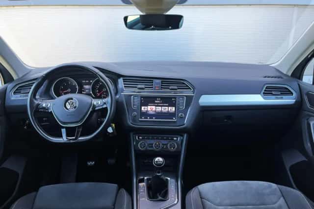 Volkswagen Tiguan (2017) thumbnail 4