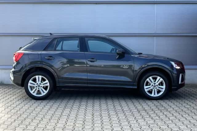 Audi Q2 (2022) thumbnail 3