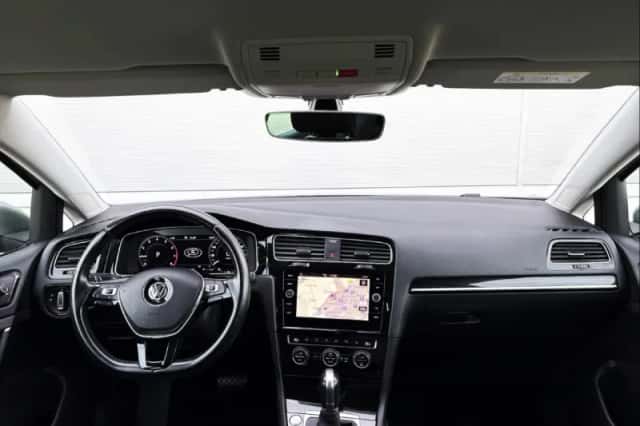 Volkswagen Golf (2019) thumbnail 5