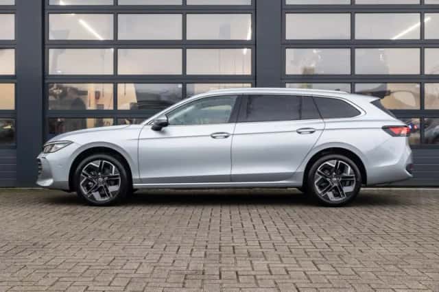 Volkswagen Passat (2025) thumbnail 12