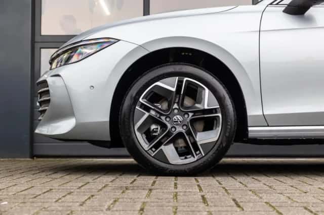 Volkswagen Passat (2025) thumbnail 13