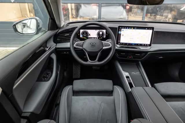 Volkswagen Passat (2025) thumbnail 24