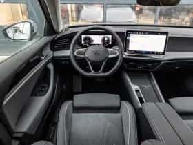 Volkswagen Passat (2025) thumbnail 24