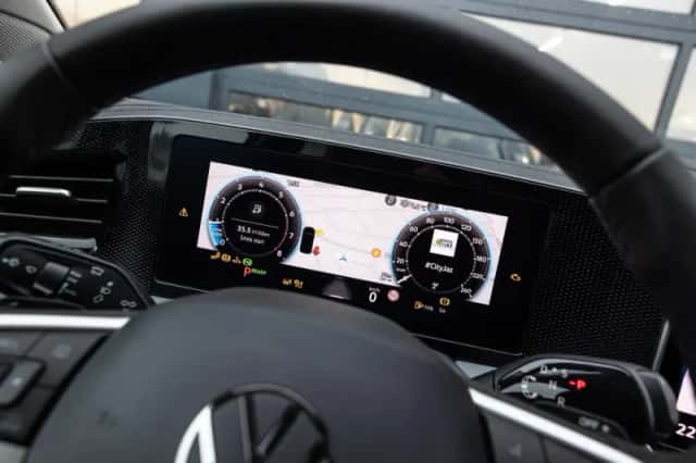 Volkswagen Passat (2025) thumbnail 25