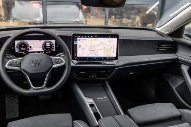 Volkswagen Passat (2025) thumbnail 33