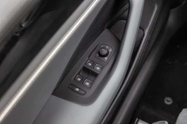 Volkswagen Passat (2025) thumbnail 34