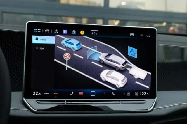 Volkswagen Passat (2025) thumbnail 48