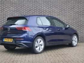 Volkswagen Golf (2023) thumbnail 2
