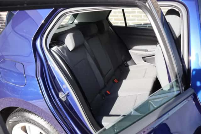 Volkswagen Golf (2023) thumbnail 17