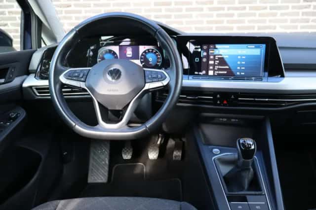 Volkswagen Golf (2023) thumbnail 21