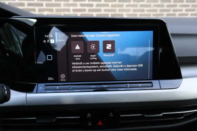 Volkswagen Golf (2023) thumbnail 26