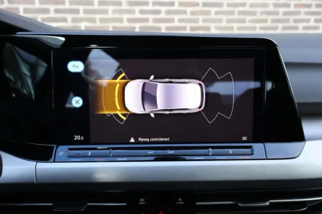 Volkswagen Golf (2023) thumbnail 27