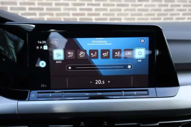 Volkswagen Golf (2023) thumbnail 28