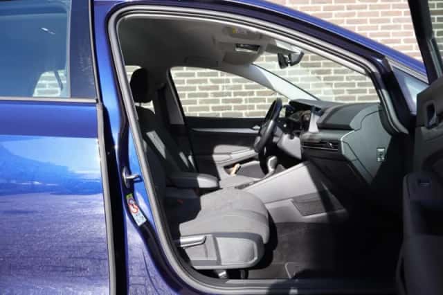 Volkswagen Golf (2023) thumbnail 31