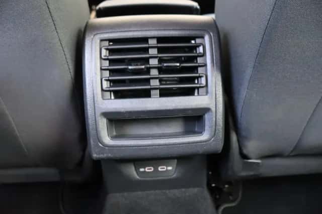 Volkswagen Golf (2023) thumbnail 33