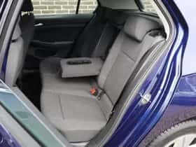 Volkswagen Golf (2023) thumbnail 34