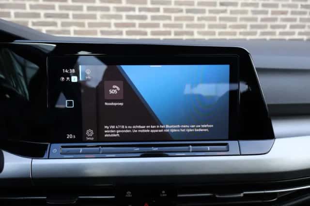 Volkswagen Golf (2023) thumbnail 37