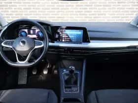 Volkswagen Golf (2023) thumbnail 5