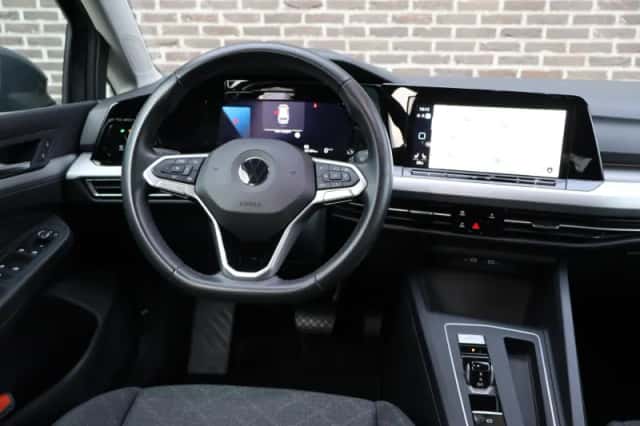 Volkswagen Golf (2021) thumbnail 23
