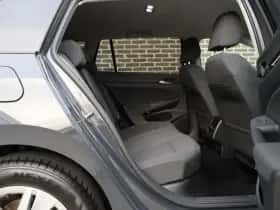 Volkswagen Golf (2021) thumbnail 35