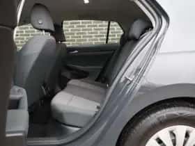 Volkswagen Golf (2021) thumbnail 16