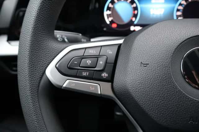 Volkswagen Golf (2021) thumbnail 20