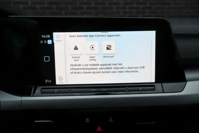 Volkswagen Golf (2021) thumbnail 23