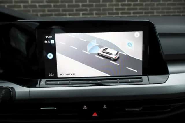 Volkswagen Golf (2021) thumbnail 25