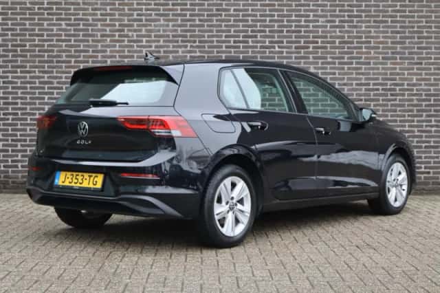 Volkswagen Golf (2020) thumbnail 2
