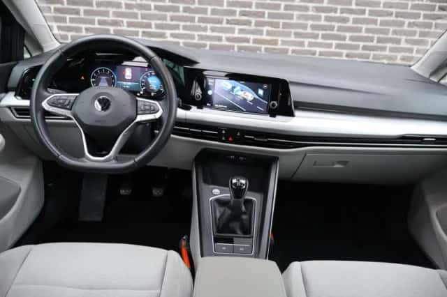 Volkswagen Golf (2020) thumbnail 5