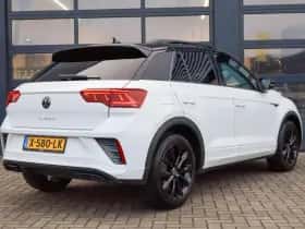 Volkswagen T-Roc (2023) thumbnail 2