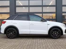 Volkswagen T-Roc (2023) thumbnail 3