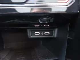 Volkswagen T-Roc (2023) thumbnail 35