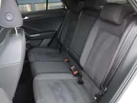 Volkswagen T-Roc (2023) thumbnail 44