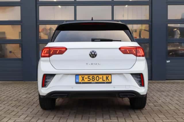 Volkswagen T-Roc (2023) thumbnail 10