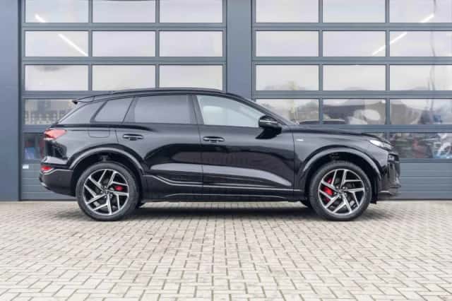 Audi Q6 e-tron (2025) thumbnail 3