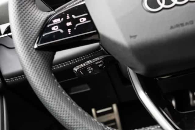 Audi Q6 e-tron (2025) thumbnail 25