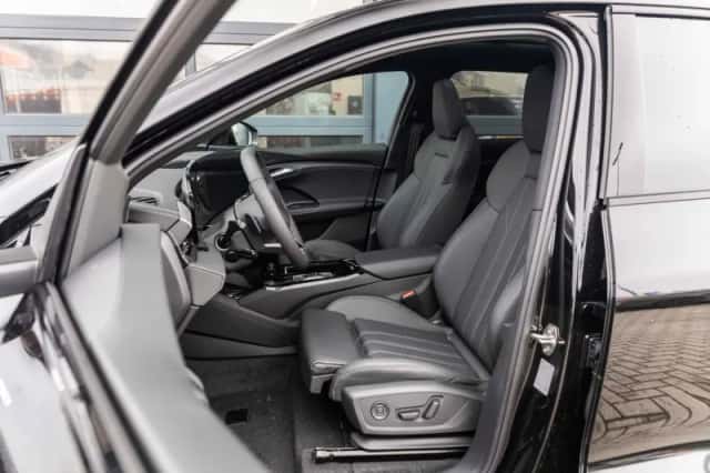 Audi Q6 e-tron (2025) thumbnail 4