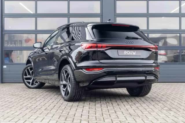 Audi Q6 e-tron (2025) thumbnail 10
