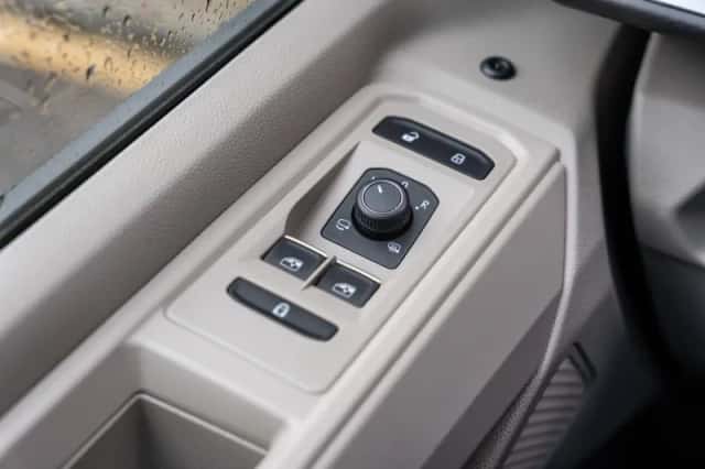 Volkswagen Multivan (2025) thumbnail 37
