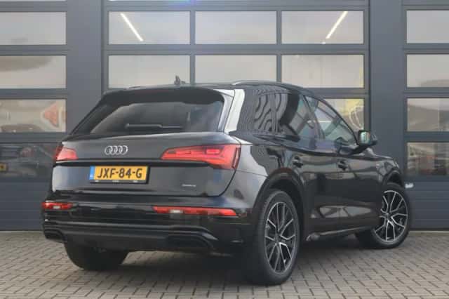 Audi Q5 (2022) thumbnail 2