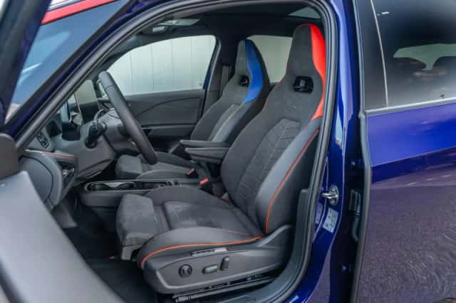 Volkswagen ID.3 (2026) thumbnail 4