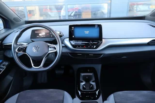 Volkswagen ID.4 (2021) thumbnail 5