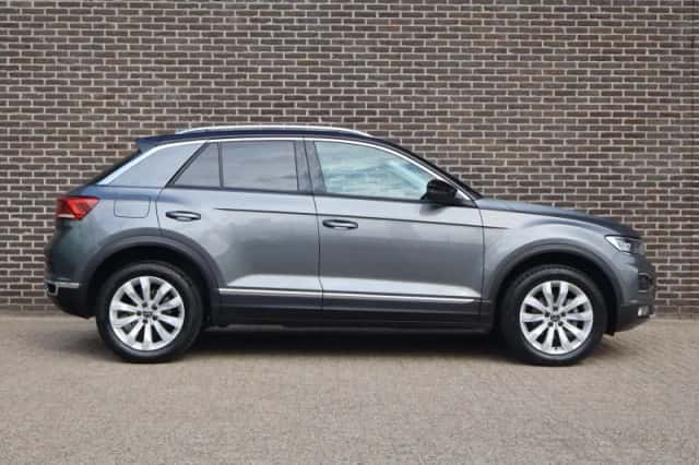 Volkswagen T-Roc (2020) thumbnail 3